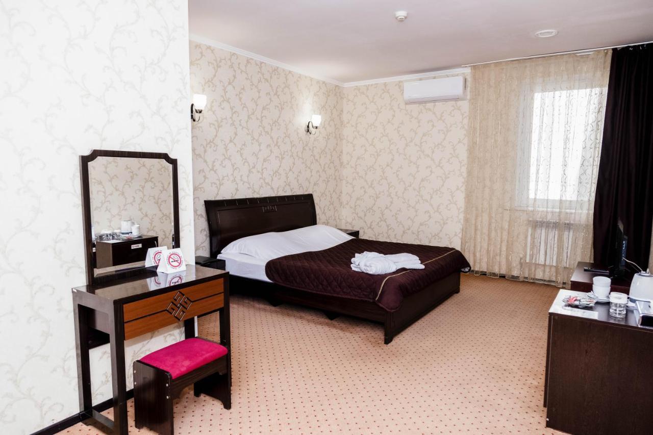 Golden Palace Aktau  Bagian luar foto