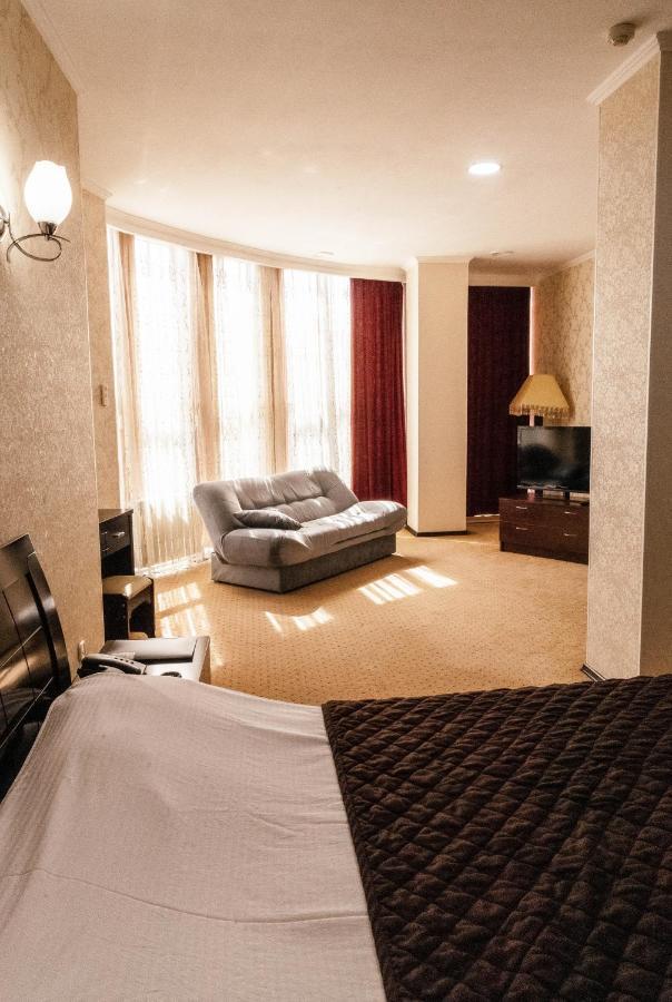 Golden Palace Aktau  Bagian luar foto