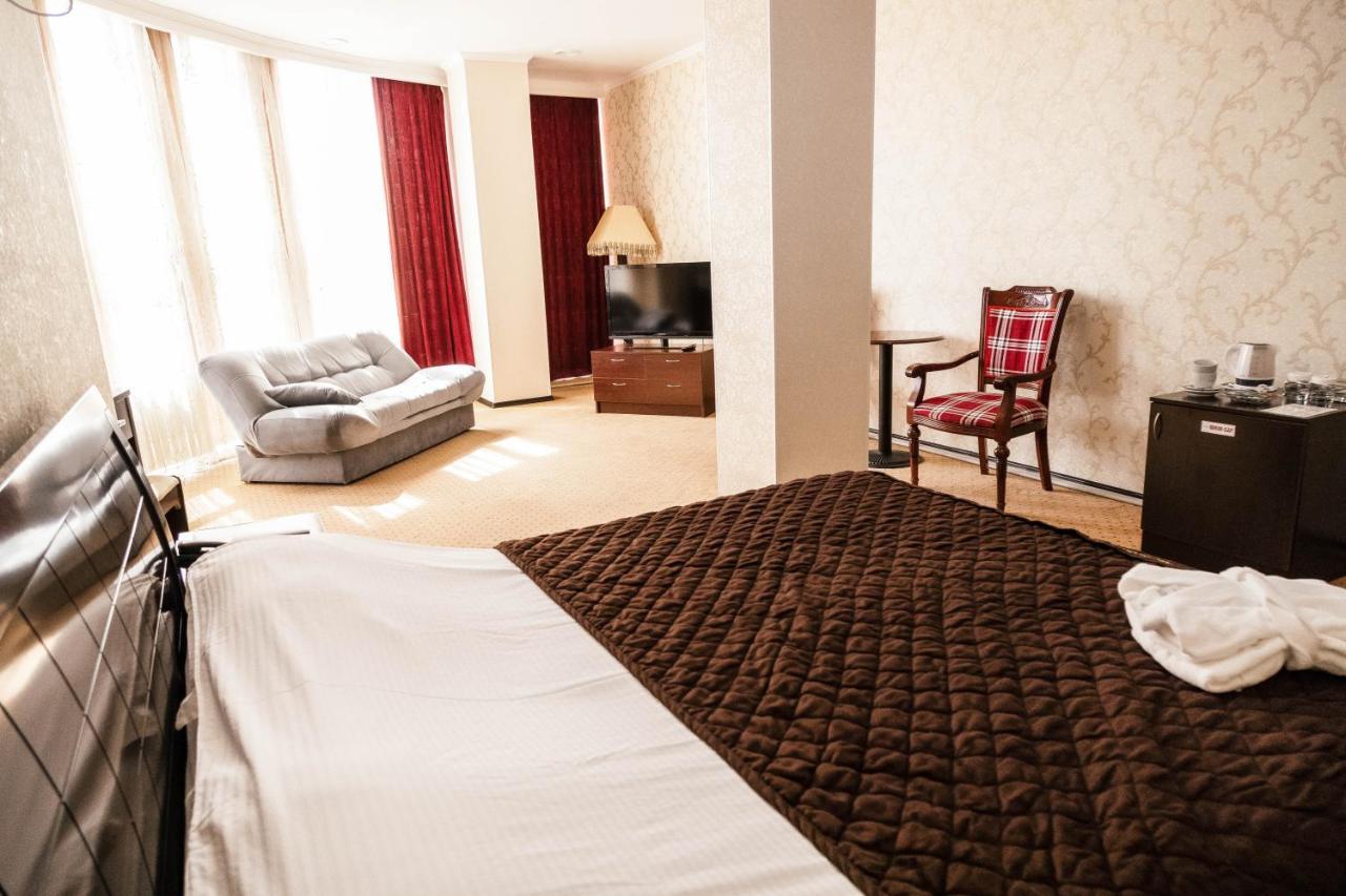 Golden Palace Aktau  Bagian luar foto