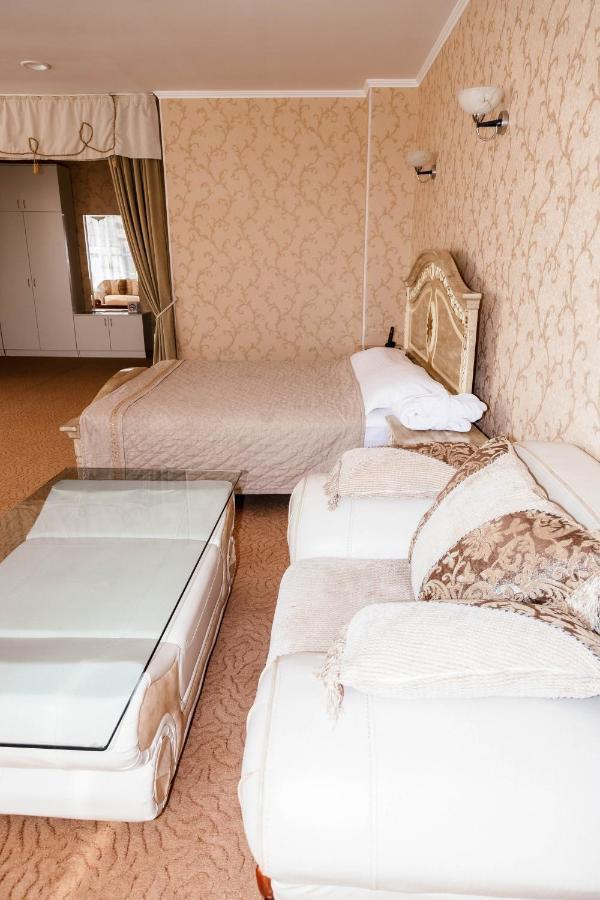 Golden Palace Aktau  Bagian luar foto