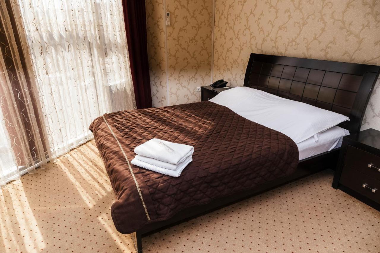 Golden Palace Aktau  Bagian luar foto